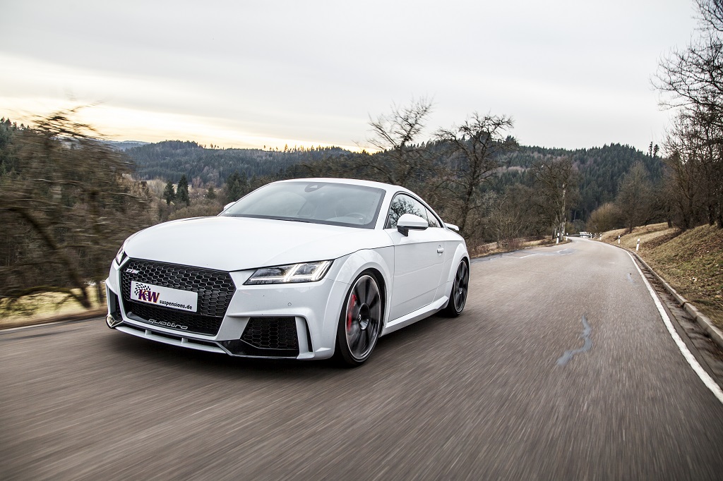 low_KW_Clubsport_3-way_Audi_TT-RS_Fahraufnahme_005