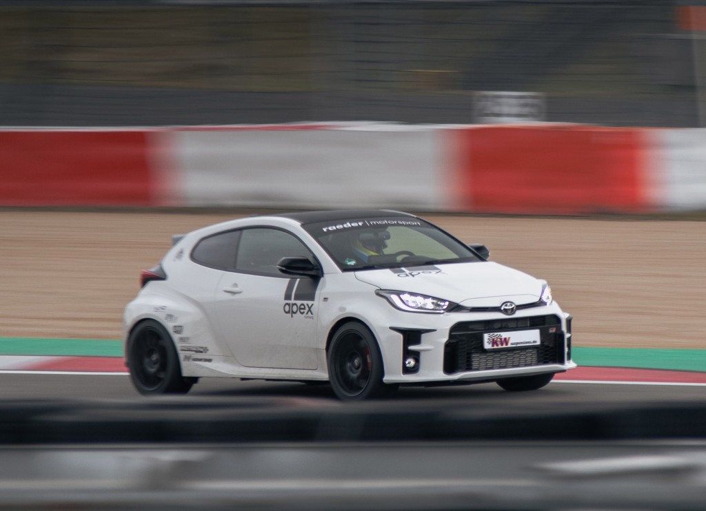 Toyota_GR_Yaris_KW_Clubsport_3-way_Fahraufnahme_002